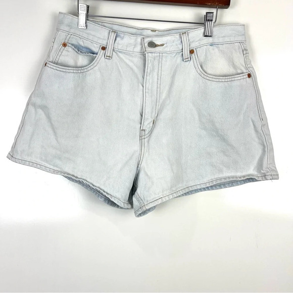 Levi's Premium Light Wash High Waist Jean Shorts Size 32 - Picture 1 of 8